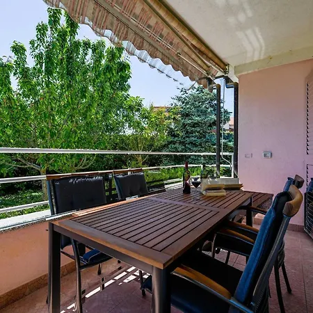 Modern And Stylish With Terrace - Classic One Bedroom With Terrace Apartmán Rovinj