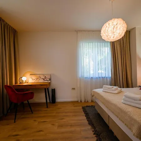 Modern And Stylish With Terrace - Classic One Bedroom With Terrace Apartmán