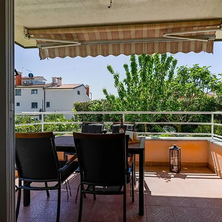 Modern And Stylish With Terrace - Classic One Bedroom With Terrace * Rovinj